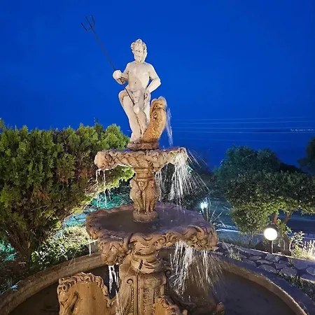 Ξενοδοχείο με διαμερίσματα Stefanosplace Sea View 3*